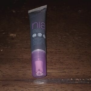 Nia Fake Awake Triple Action Eye Gel.